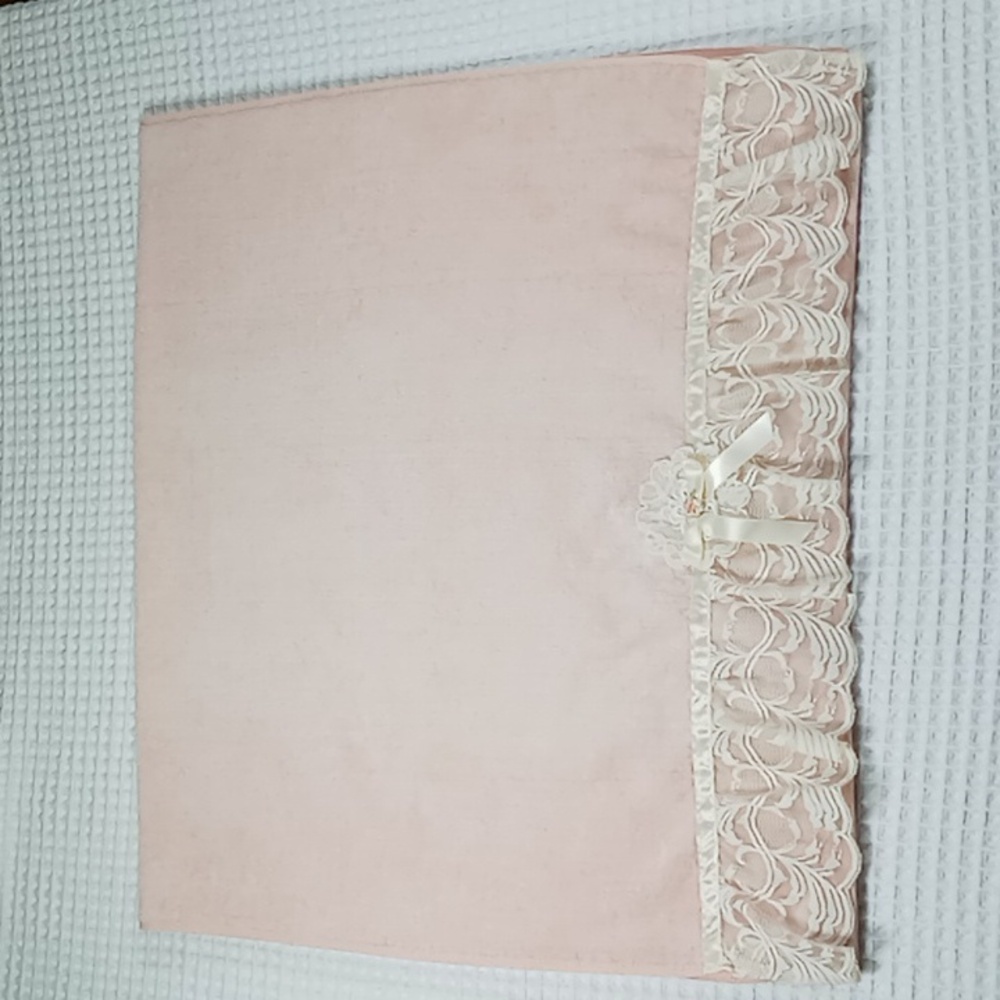 Vintage Avanti Look 1978 Soft Pink Bath Towels with Lace Trim Set of 2 - Picture 11 of 16